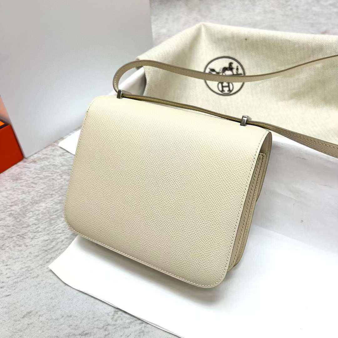 Hermès（爱马仕）Constance 空姐包 Epsom Ck10 奶昔白 银扣 19cm 全手工蜡线缝制 Phw