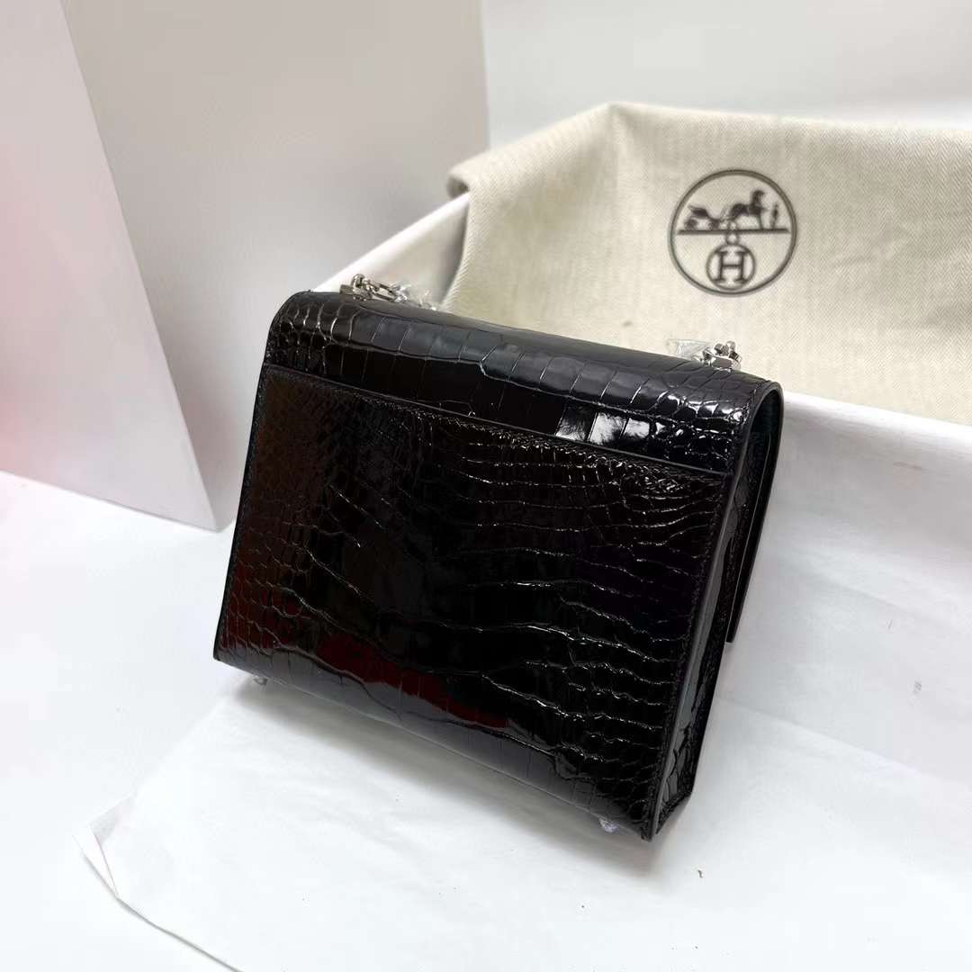 Hermès（爱马仕）Verrou 机枪包 亮面美洲鳄鱼 Ck89 黑色 银扣 17.5cm 全手工蜡线缝制 Phw