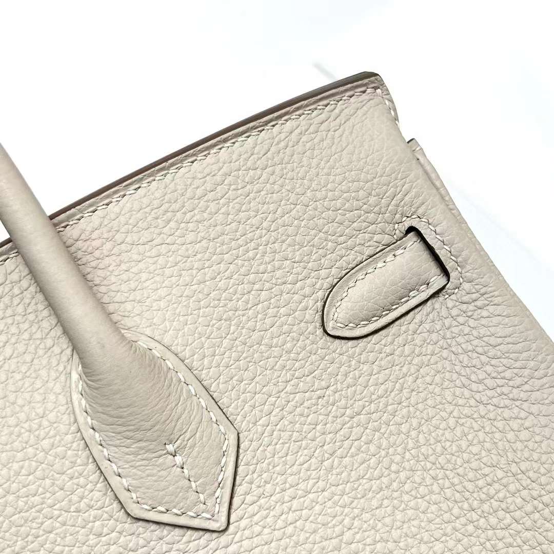 Hermès（爱马仕）Birkin 铂金包 Togo皮 Ck10 奶昔白 金扣 25cm 全手工蜡线缝制 Ghw