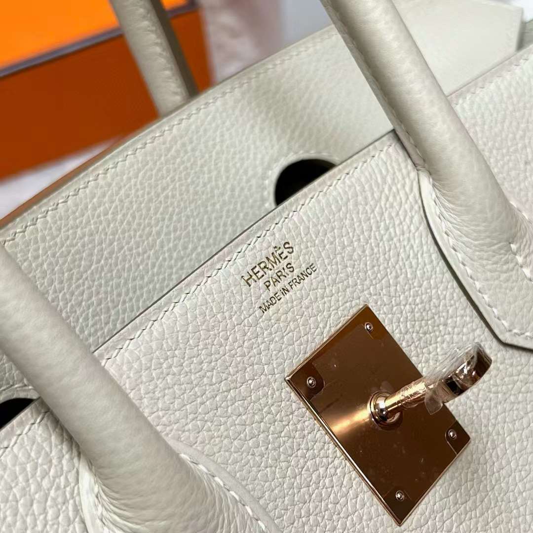Hermès（爱马仕）Birkin 铂金包 Togo 御用原厂进口小牛皮 Ck10 奶昔白 玫瑰金扣 30cm 全手工蜡线缝制 Rghw