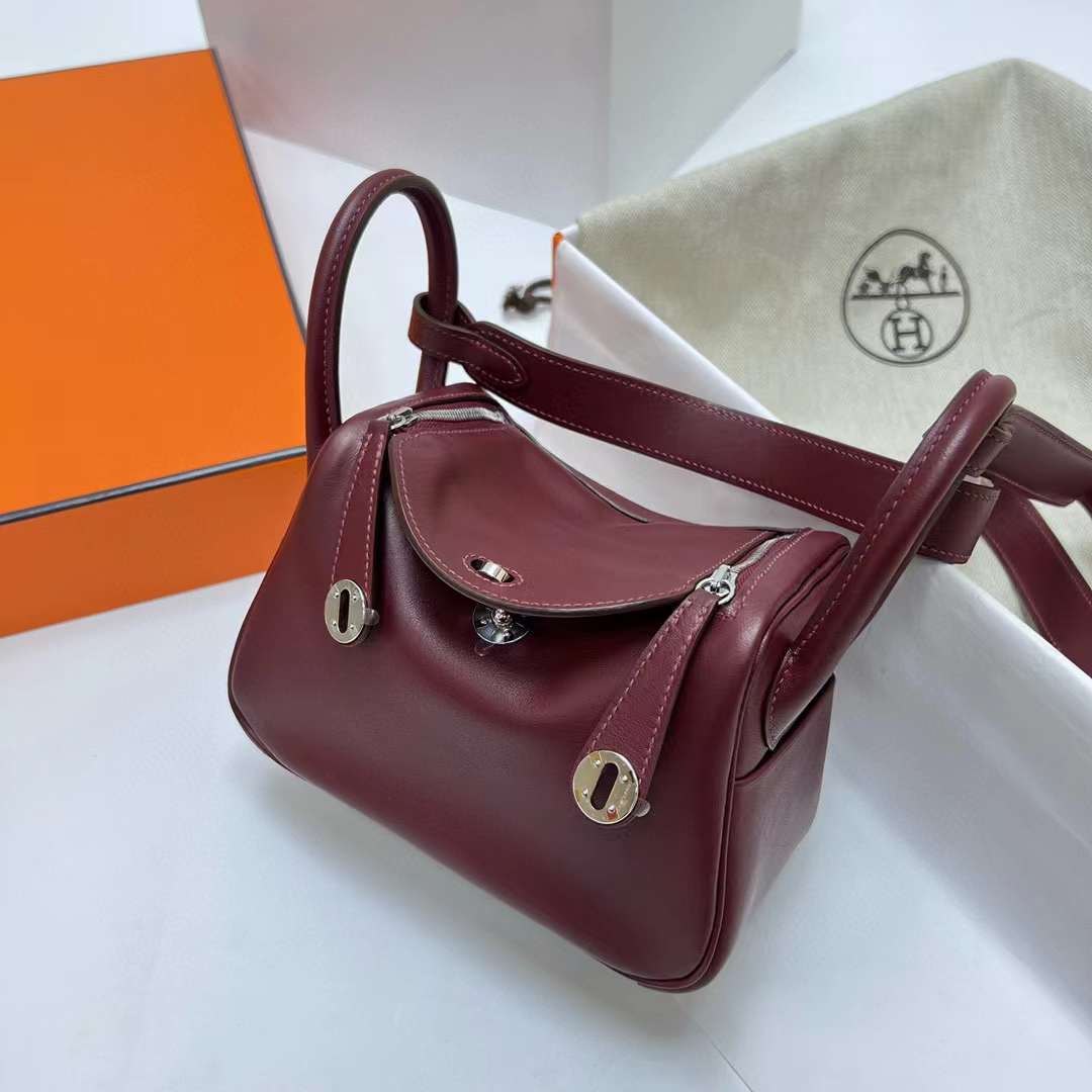 Hermès（爱马仕）Mini Lindy 迷你琳迪包 Swift Ck55 爱马仕红 银扣 19cm 全手工蜡线缝制 Phw