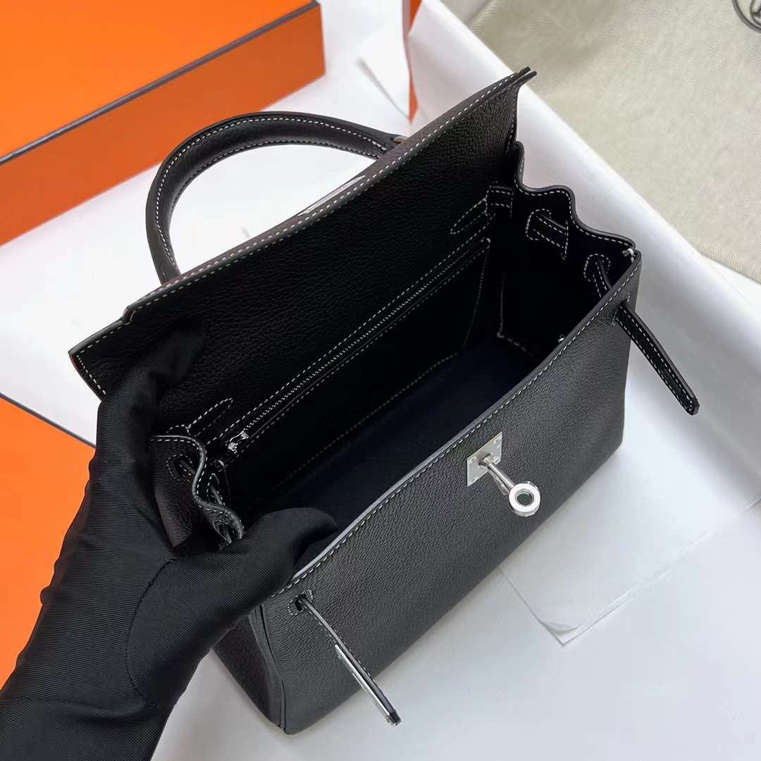 Hermès（爱马仕）Kelly 凯莉包 Togo皮 Ck89 黑色 磨砂银扣 25cm 全手工蜡线缝制 Mphw