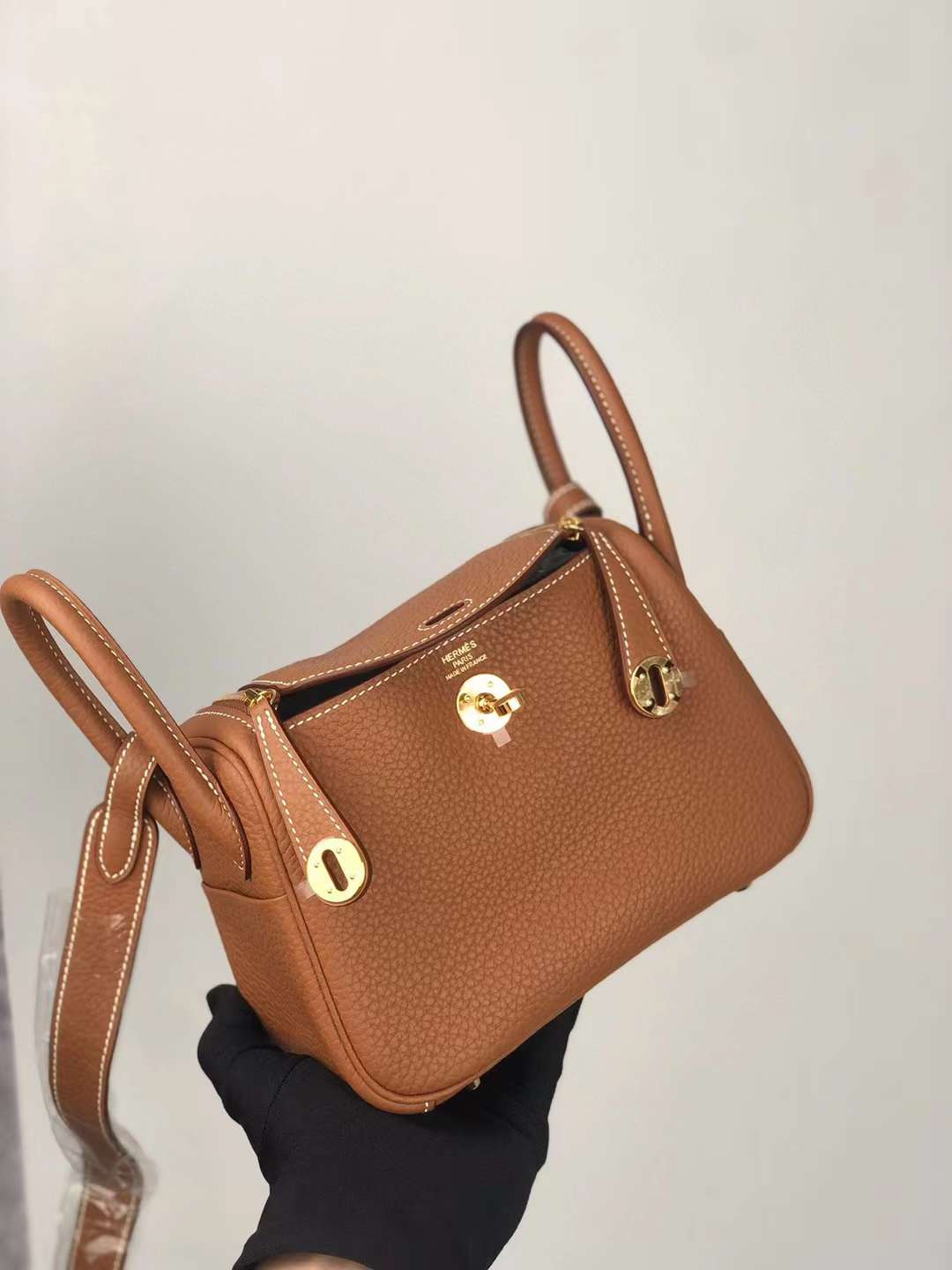 Hermès（爱马仕）Mini Lindy 迷你琳迪包 Clemence 原厂进口大牛皮 Ck37 金棕色 金扣 19cm 全手工蜡线缝制 Ghw