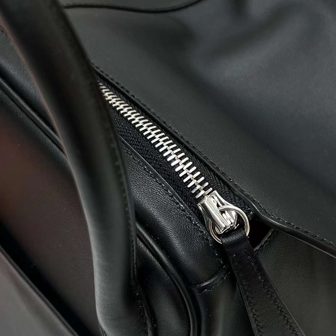 Hermès（爱马仕）Lindy 琳迪包 Touch Swift 拼 雾面尼罗鳄鱼 Ck89 黑色 银扣 30cm 全手工蜡线缝制 Phw