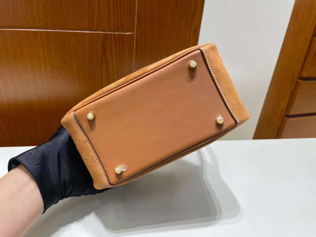 Hermès（爱马仕）Mini Lindy 迷你琳迪包 Suede 拼 Swift Ck37 金棕色 金扣 19cm 全手工蜡线缝制 Ghw