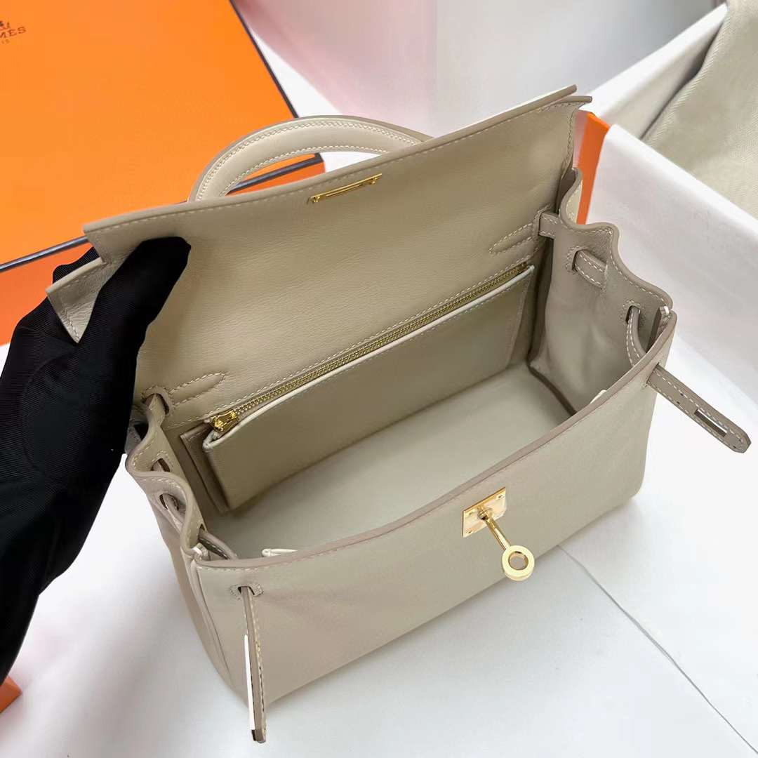 Hermès（爱马仕）Kelly 凯莉包 Swift Ck10 奶昔白 金扣 25cm 全手工蜡线缝制 Ghw