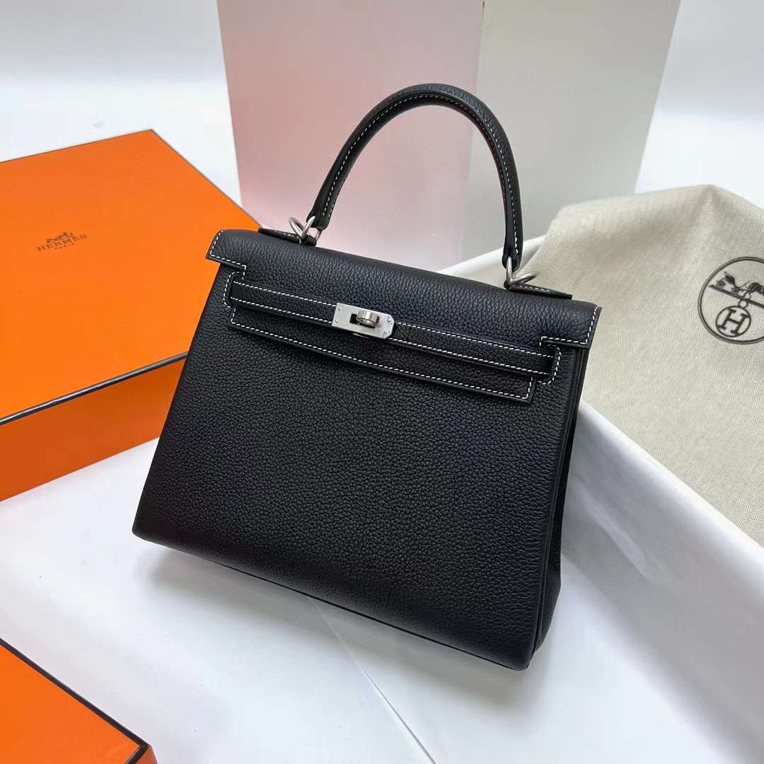 Hermès（爱马仕）Kelly 凯莉包 Togo皮 Ck89 黑色 磨砂银扣 25cm 全手工蜡线缝制 Mphw
