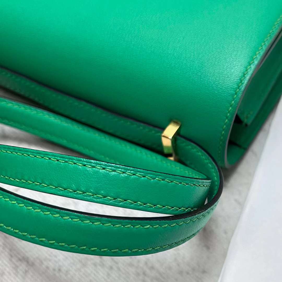 Hermès（爱马仕）Constance 康斯坦斯 Swift 6W 薄荷绿 金扣 19cm 全手工蜡线缝制 Ghw