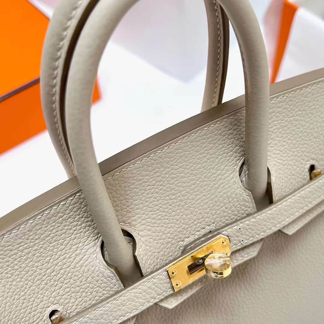 Hermès（爱马仕）Birkin 铂金包 Togo皮 Ck10 奶昔白 金扣 25cm 全手工蜡线缝制 Ghw