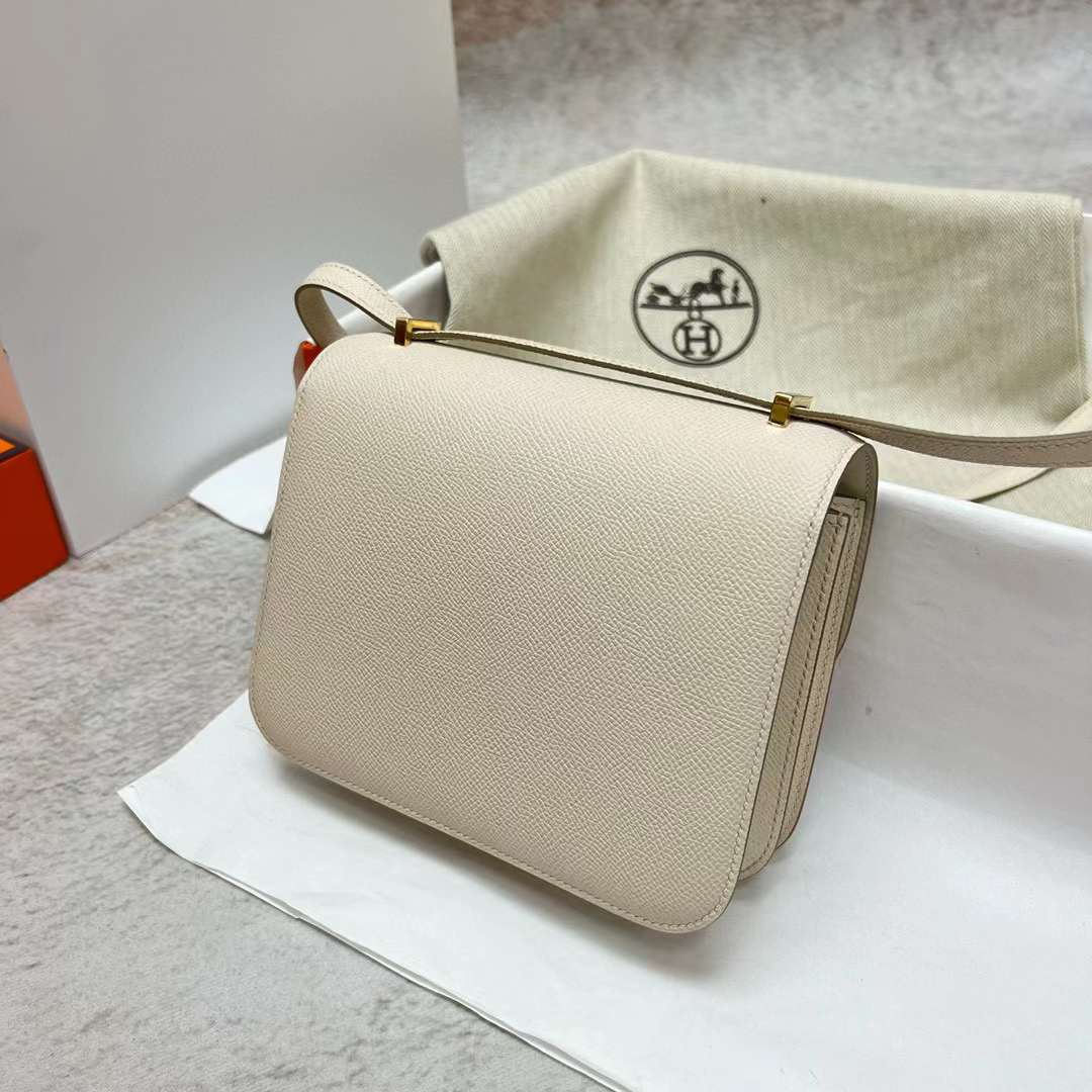 Hermès（爱马仕）Constance 空姐包 Epsom Ck10 奶昔白 金扣 19cm 全手工蜡线缝制 Ghw