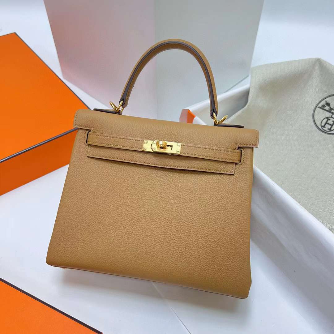 Hermès（爱马仕）Kelly 凯莉包 Togo皮 0M 奶茶色 金扣 25cm 全手工蜡线缝制 Ghw