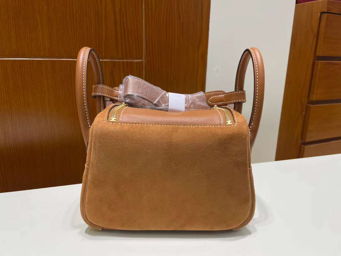 Hermès（爱马仕）Mini Lindy 迷你琳迪包 Suede 拼 Swift Ck37 金棕色 金扣 19cm 全手工蜡线缝制 Ghw