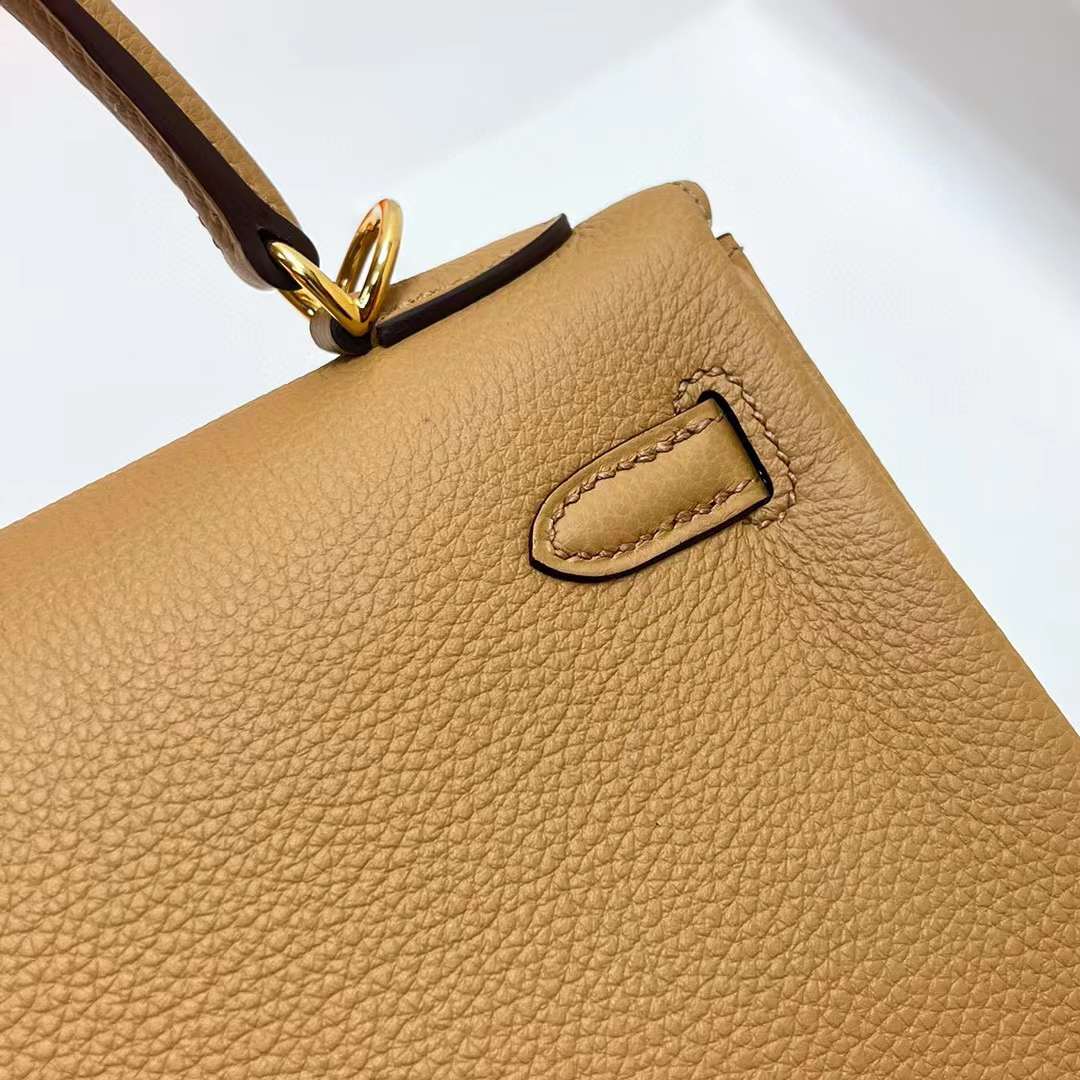 Hermès（爱马仕）Kelly 凯莉包 Togo皮 0M 奶茶色 金扣 25cm 全手工蜡线缝制 Ghw