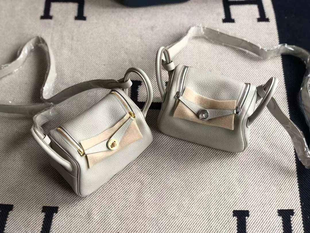 Hermès（爱马仕）Mini Lindy 迷你琳迪包 Clemence 原厂进口大牛皮 Ck80 珍珠灰 银扣 19cm 全手工蜡线缝制 Phw