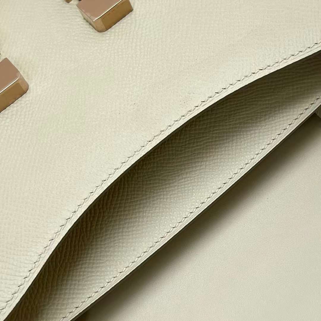 Hermès（爱马仕）Constance 空姐包 Epsom Ck10 奶昔白 玫瑰金扣 19cm 全手工蜡线缝制 Rghw