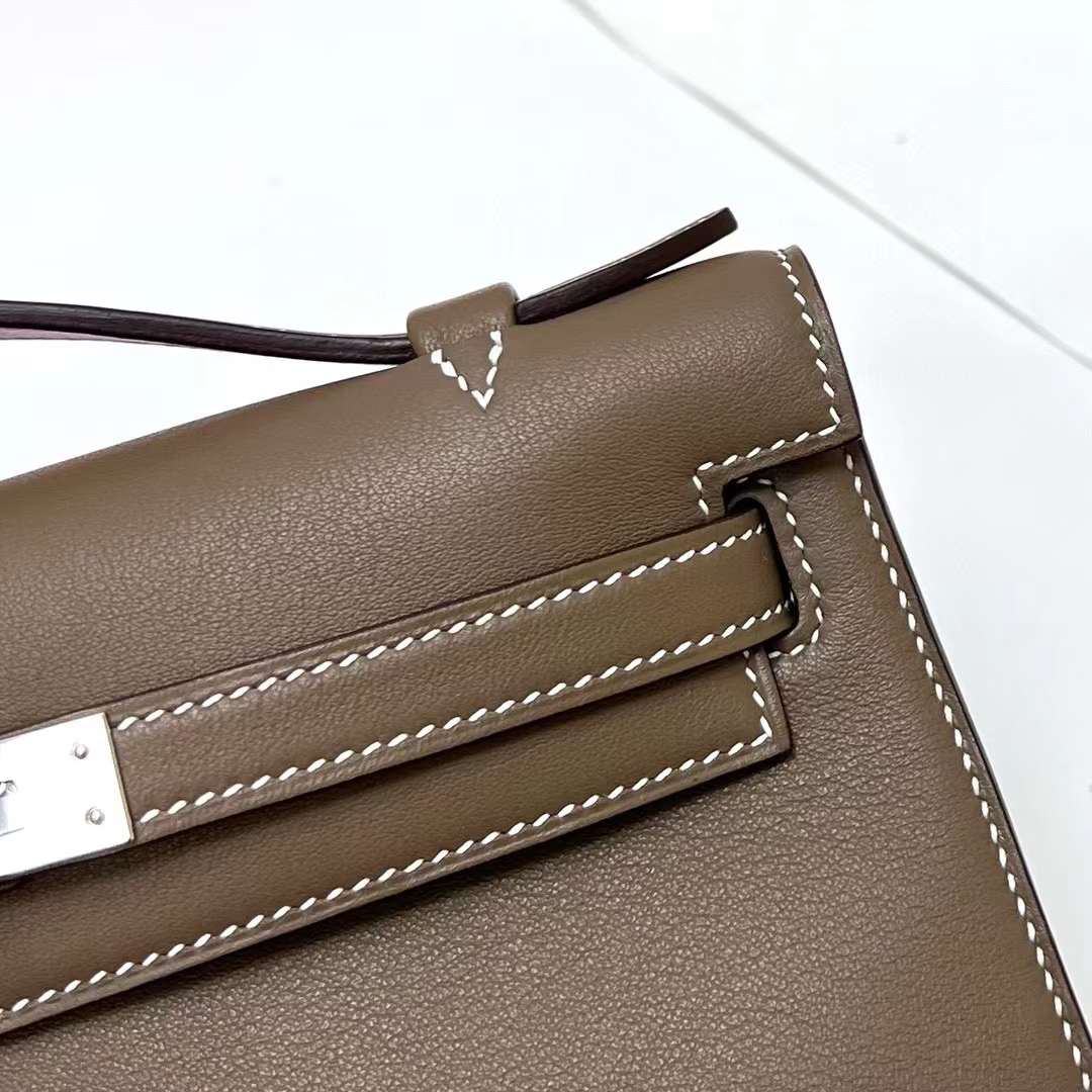 Hermès（爱马仕）Mini Kelly Pochette Swift Ck18 大象灰 内拼 5P 樱花粉 银扣 22cm 全手工蜡线缝制 phw