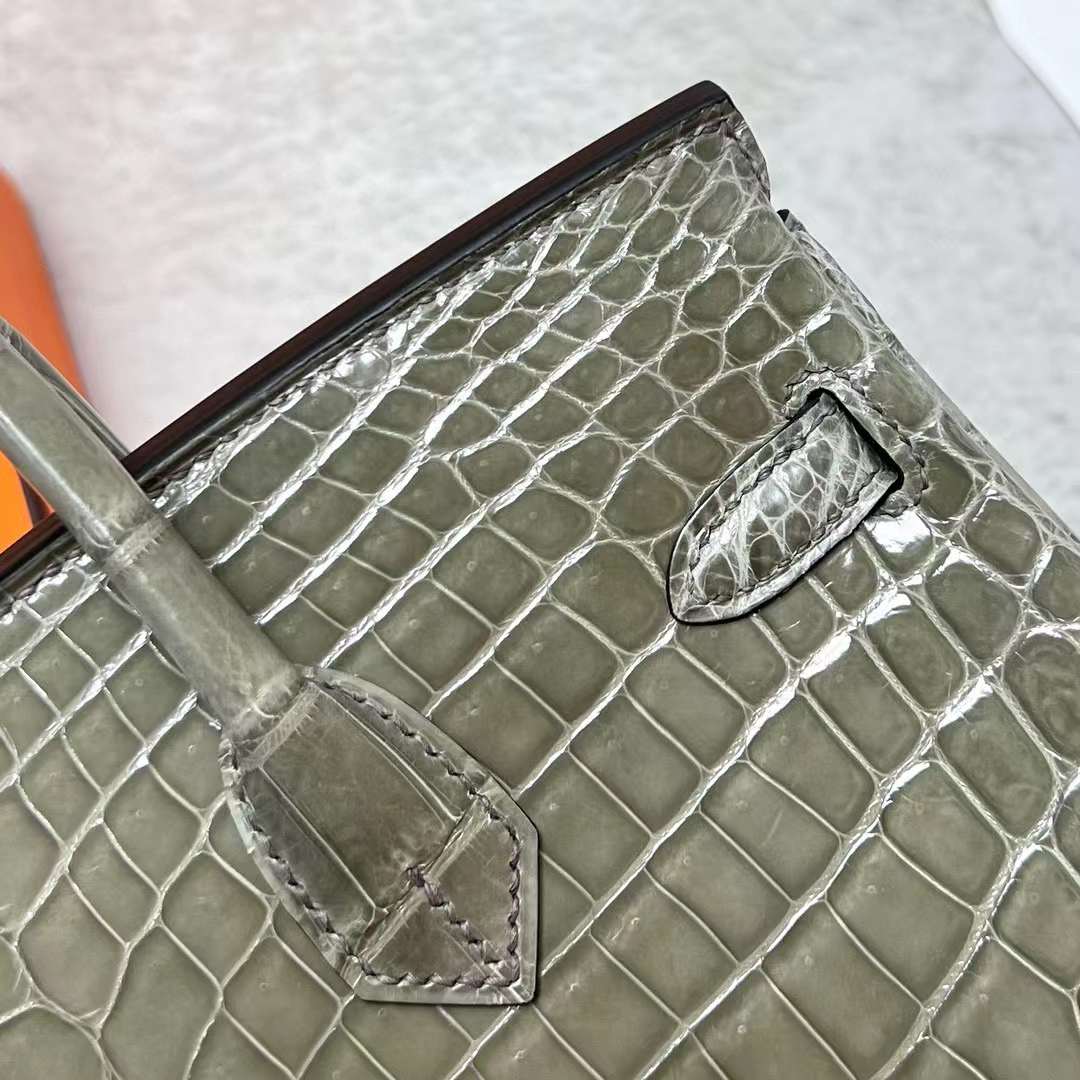 Hermès（爱马仕）Birkin 铂金包 亮面尼罗鳄鱼 Shiny Nilo Crocodile Ck81 斑鸠灰 金扣 25cm 全手工蜡线缝制 Ghw