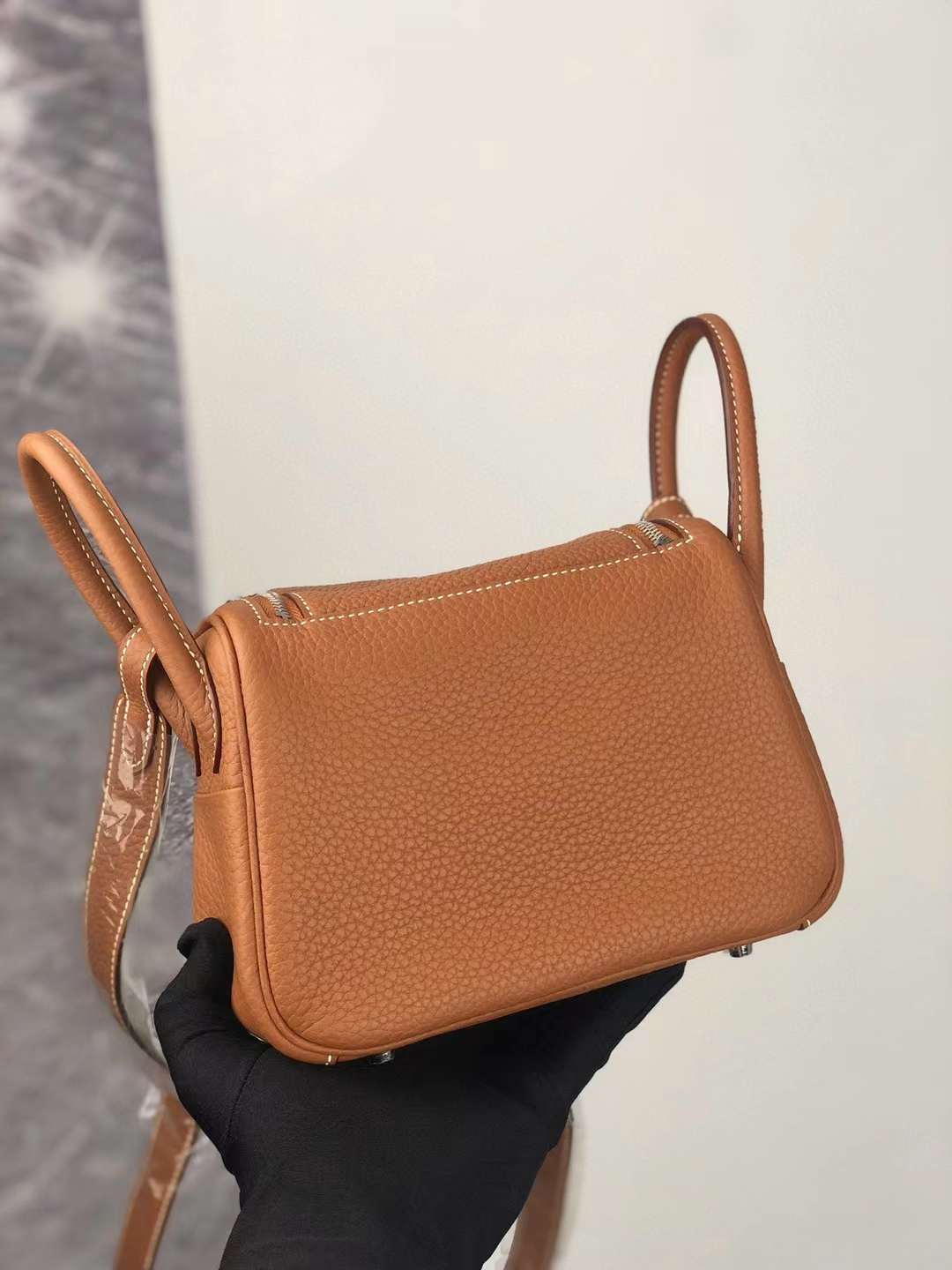 Hermès（爱马仕）Mini Lindy 迷你琳迪包 Clemence 原厂进口大牛皮 Ck37 金棕色 银扣 19cm 全手工蜡线缝制 Phw