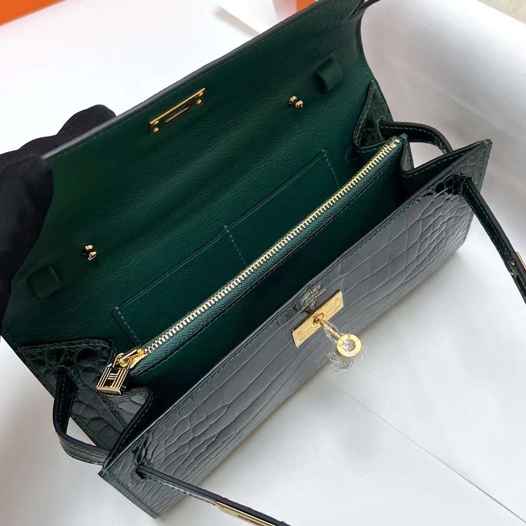 Hermès（爱马仕）Kelly to go 亮面美洲鳄鱼 shiny alligator crocodile Ck67 祖母绿 金扣 20cm 全手工蜡线缝制 Ghw