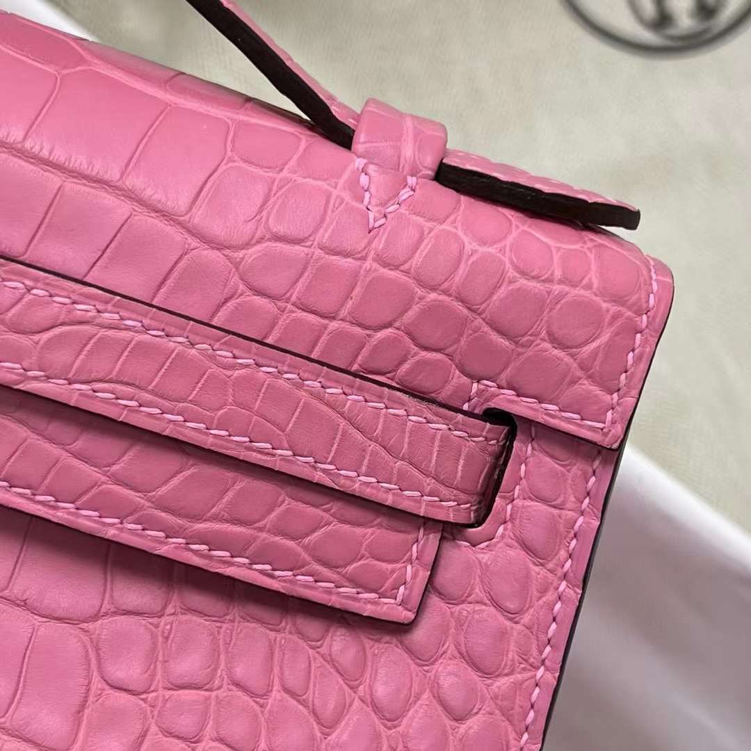 Hermès（爱马仕）Mini Kelly Pochette 雾面美洲鳄鱼 Matte Alligator Crocodile 5P 樱花粉 金扣 22cm Ghw
