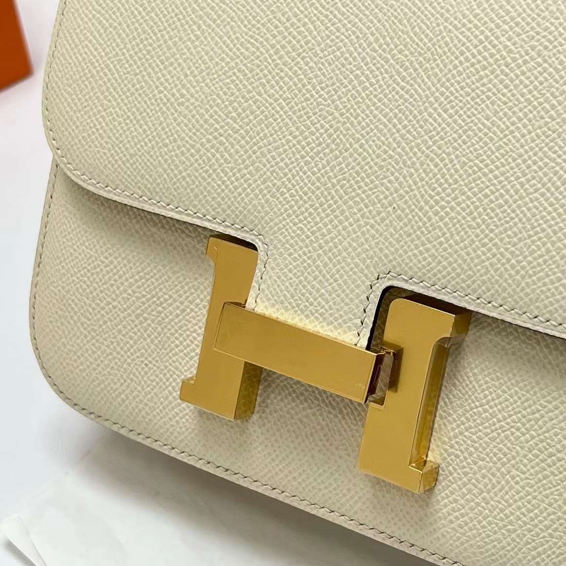 Hermès（爱马仕）Constance 空姐包 Epsom I2 奶油白 金扣 19cm 全手工蜡线缝制 Ghw