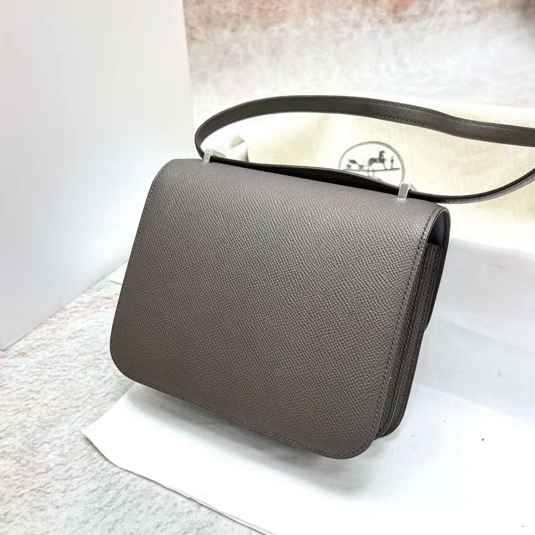 Hermès（爱马仕）Constance 康斯坦斯 Epsom 8F 锡器灰 银扣 19cm 全手工蜡线缝制 Phw