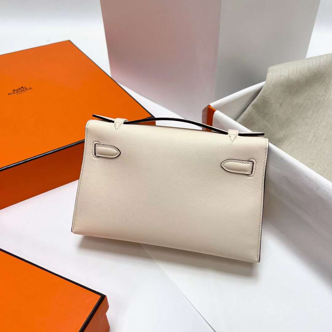 Hermès（爱马仕）Mini Kelly Pochette Swift i2 奶油白 金扣 22cm 全手工蜡线缝制 Ghw