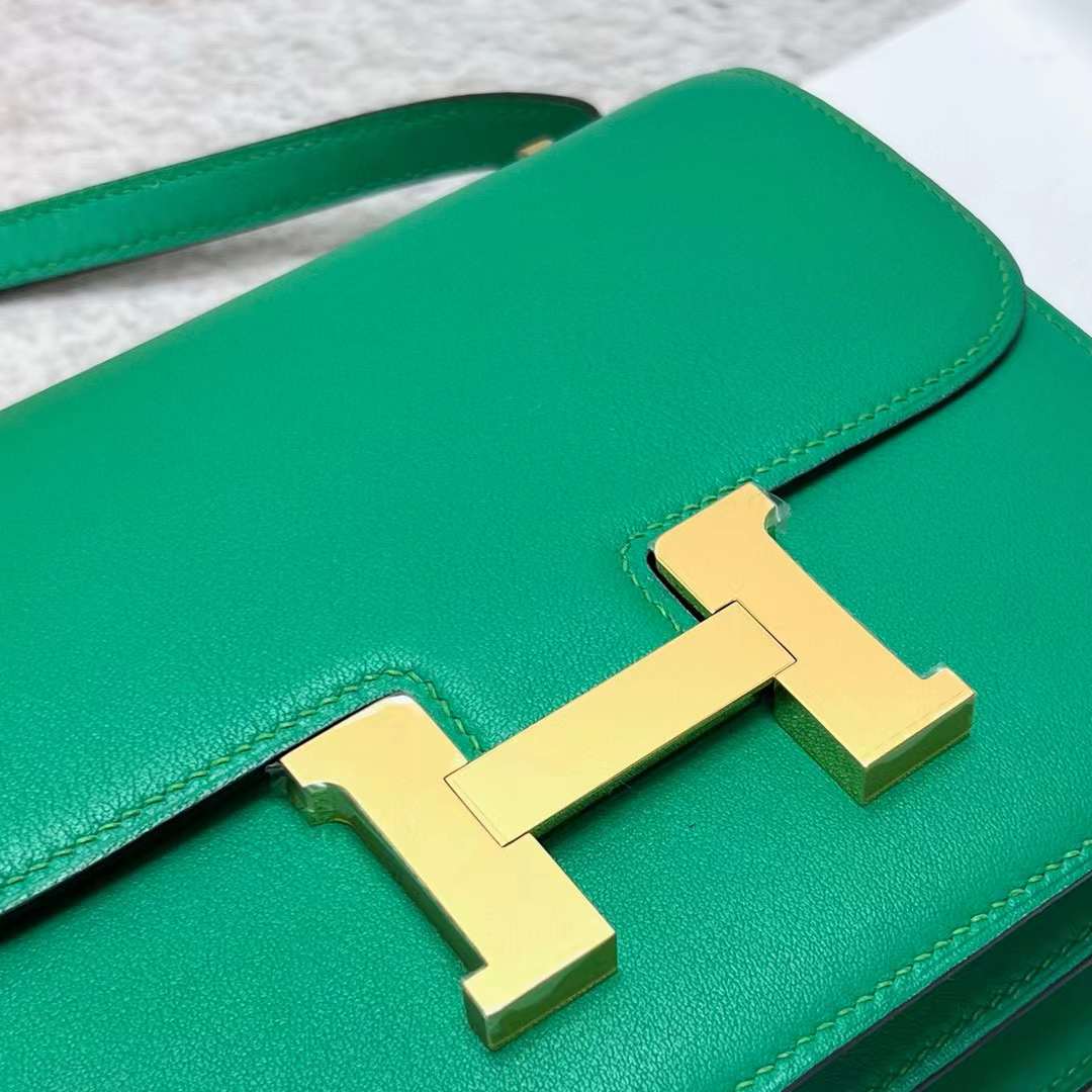 Hermès（爱马仕）Constance 康斯坦斯 Swift 6W 薄荷绿 金扣 19cm 全手工蜡线缝制 Ghw