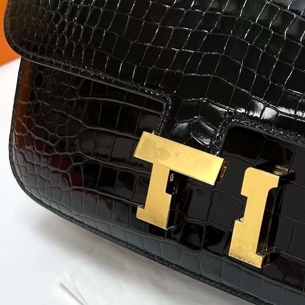Hermès（爱马仕）Constance elan 亮面倒v澳洲湾鳄鱼 shiny porosus crocodile Ck89 黑色 金扣 26cm 全手工蜡线缝制