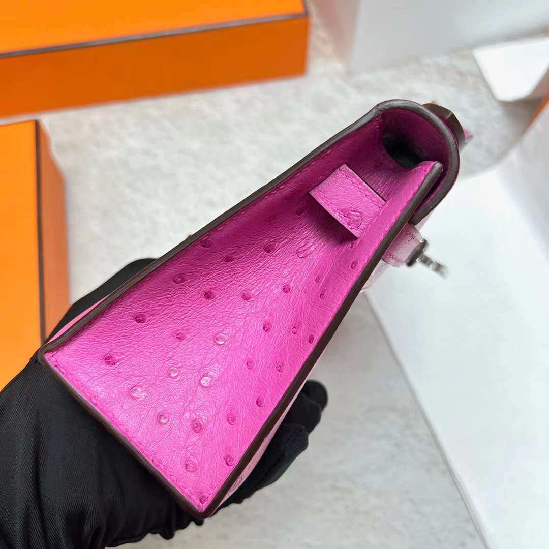 Hermès（爱马仕）Mini Kelly Pochette Ostrich 鸵鸟皮 9i 玉兰粉 银扣 22cm 全手工蜡线缝制 Phw