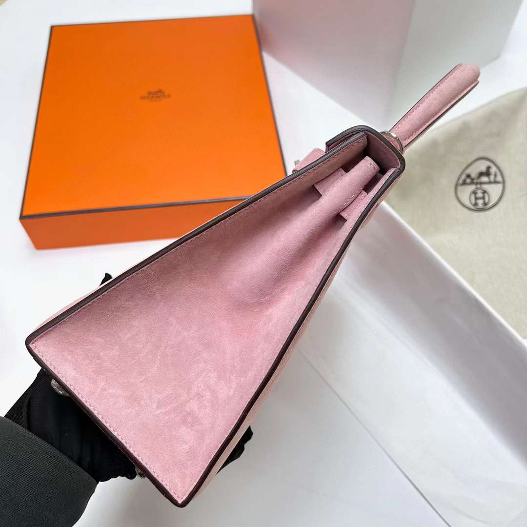 Hermès（爱马仕）Kelly 凯莉包 Suede 进口麂皮 干玫瑰粉 银扣 28cm 全手工蜡线缝制 Phw