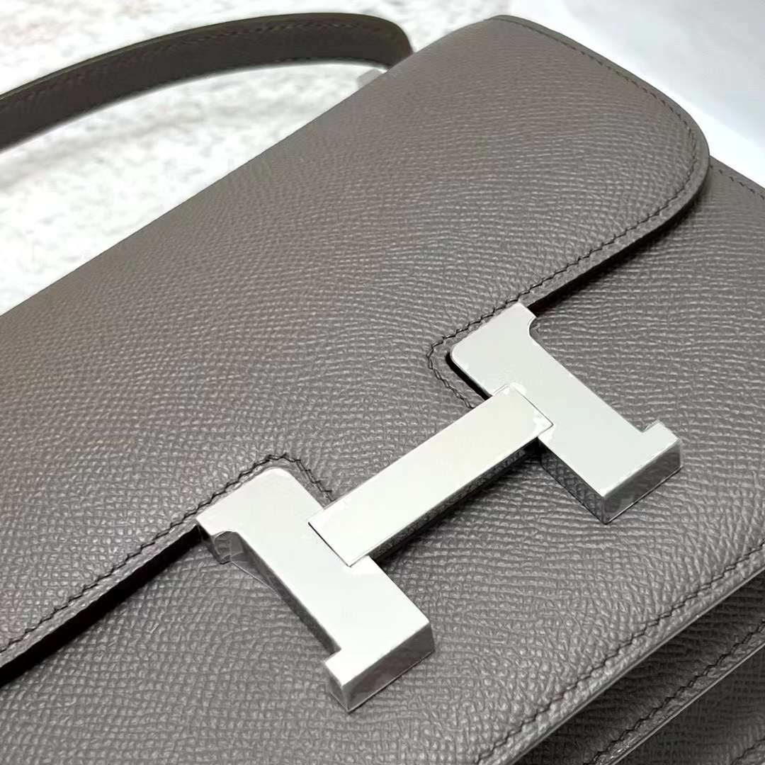 Hermès（爱马仕）Constance 康斯坦斯 Epsom 8F 锡器灰 银扣 19cm 全手工蜡线缝制 Phw