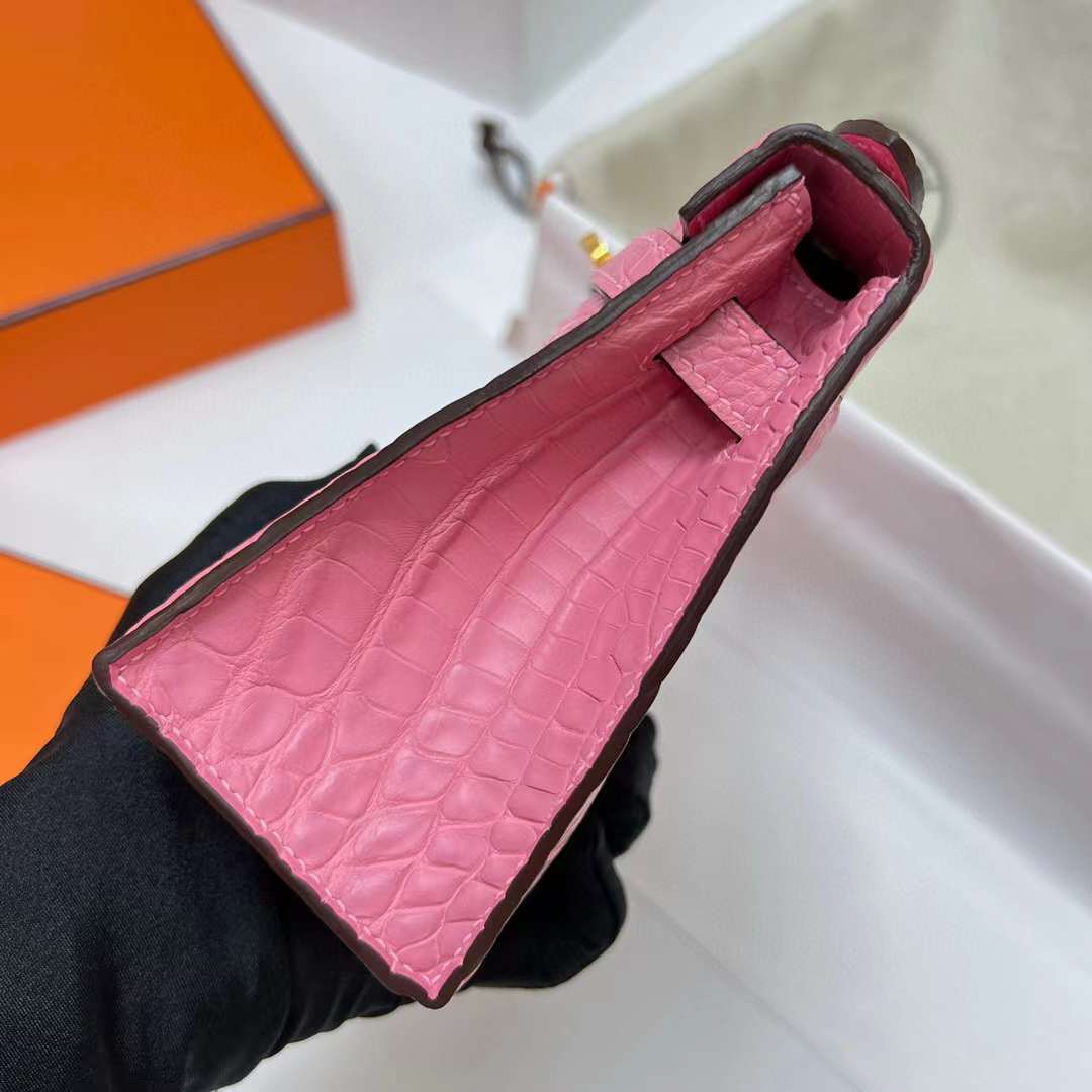 Hermès（爱马仕）Mini Kelly Pochette 雾面美洲鳄鱼 Matte Alligator Crocodile 5P 樱花粉 金扣 22cm Ghw