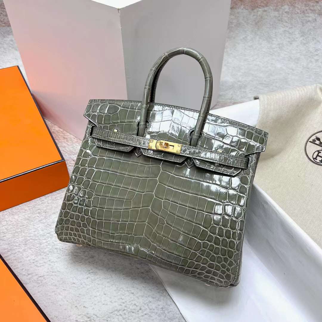 Hermès（爱马仕）Birkin 铂金包 亮面尼罗鳄鱼 Shiny Nilo Crocodile Ck81 斑鸠灰 金扣 25cm 全手工蜡线缝制 Ghw