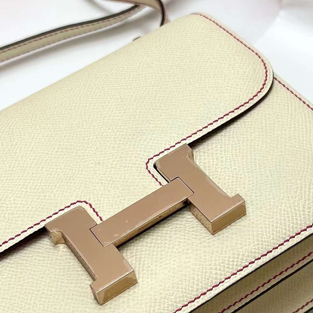 Hermès（爱马仕）Constance 空姐包 Epsom i2 奶油白 内拼 墨西哥粉 玫瑰金扣 19cm 全手工蜡线缝制 Rghw