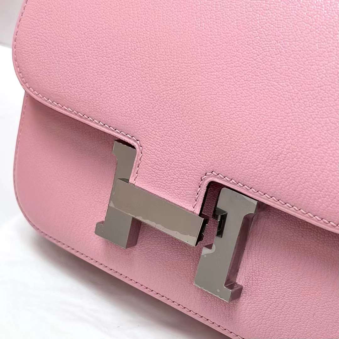Hermès（爱马仕）Constance 空姐包 Chevre 进口山羊皮 3Q 新粉色 银扣 19cm 全手工蜡线缝制 Phw
