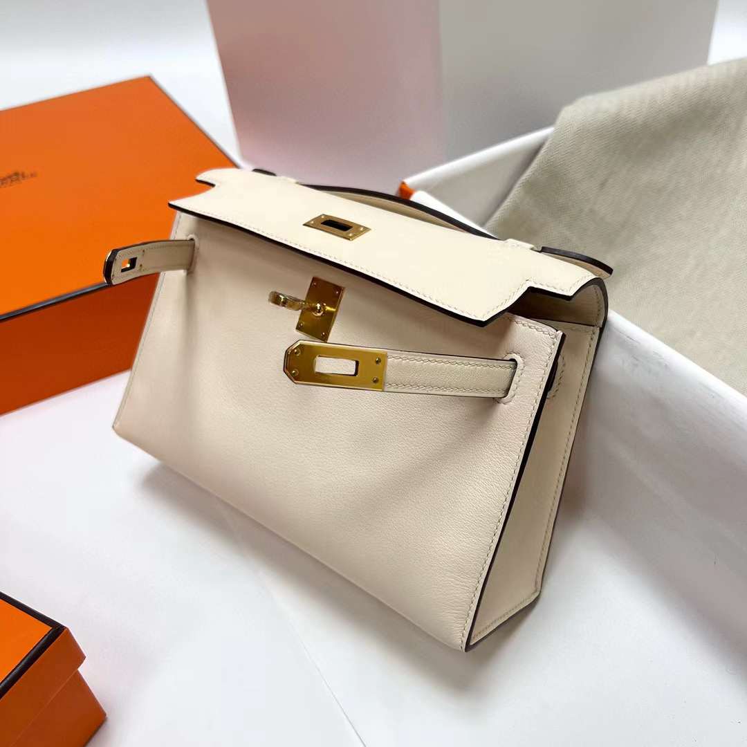 Hermès（爱马仕）Mini Kelly Pochette Swift i2 奶油白 金扣 22cm 全手工蜡线缝制 Ghw