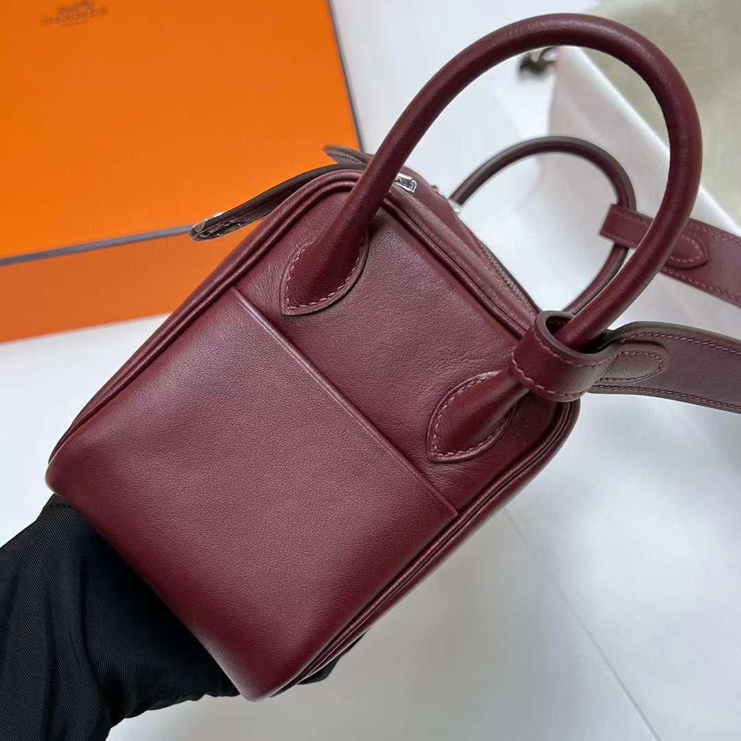 Hermès（爱马仕）Mini Lindy 迷你琳迪包 Swift Ck55 爱马仕红 银扣 19cm 全手工蜡线缝制 Phw