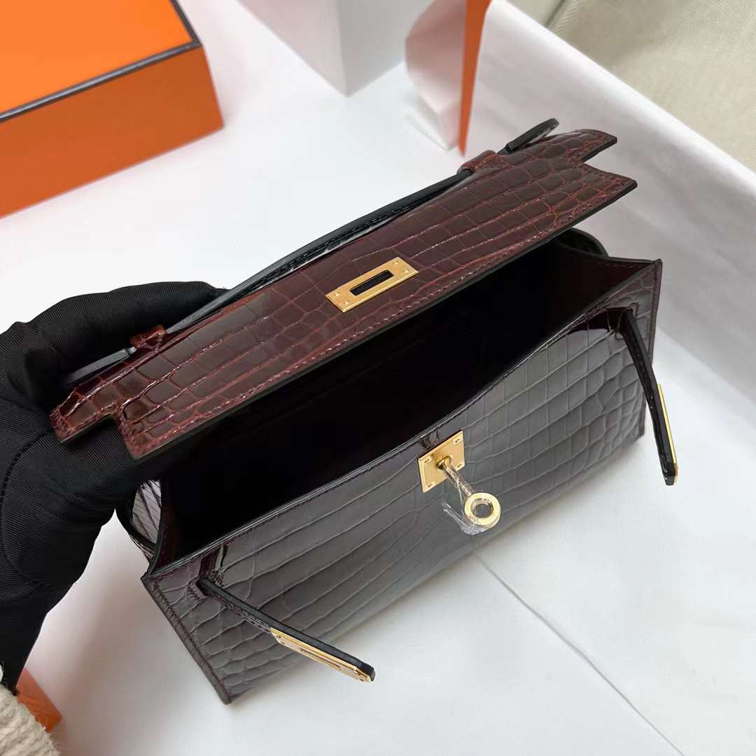 Hermès（爱马仕）Mini Kelly Pochette 亮面尼罗鳄鱼 Shiny nilo crocodile cc31 蜜糖棕 金扣 22cm 全手工蜡线缝制 Ghw