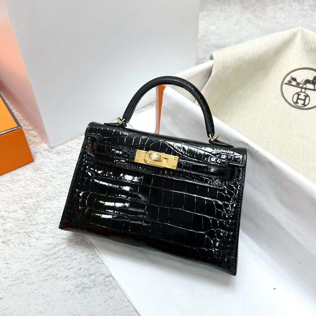 Hermès（爱马仕）Mini Kelly 迷你凯莉 亮面美洲鳄鱼 Shiny Alligator Crocodile Ck89 黑色 金扣 19cm 全手工蜡线缝制 Ghw