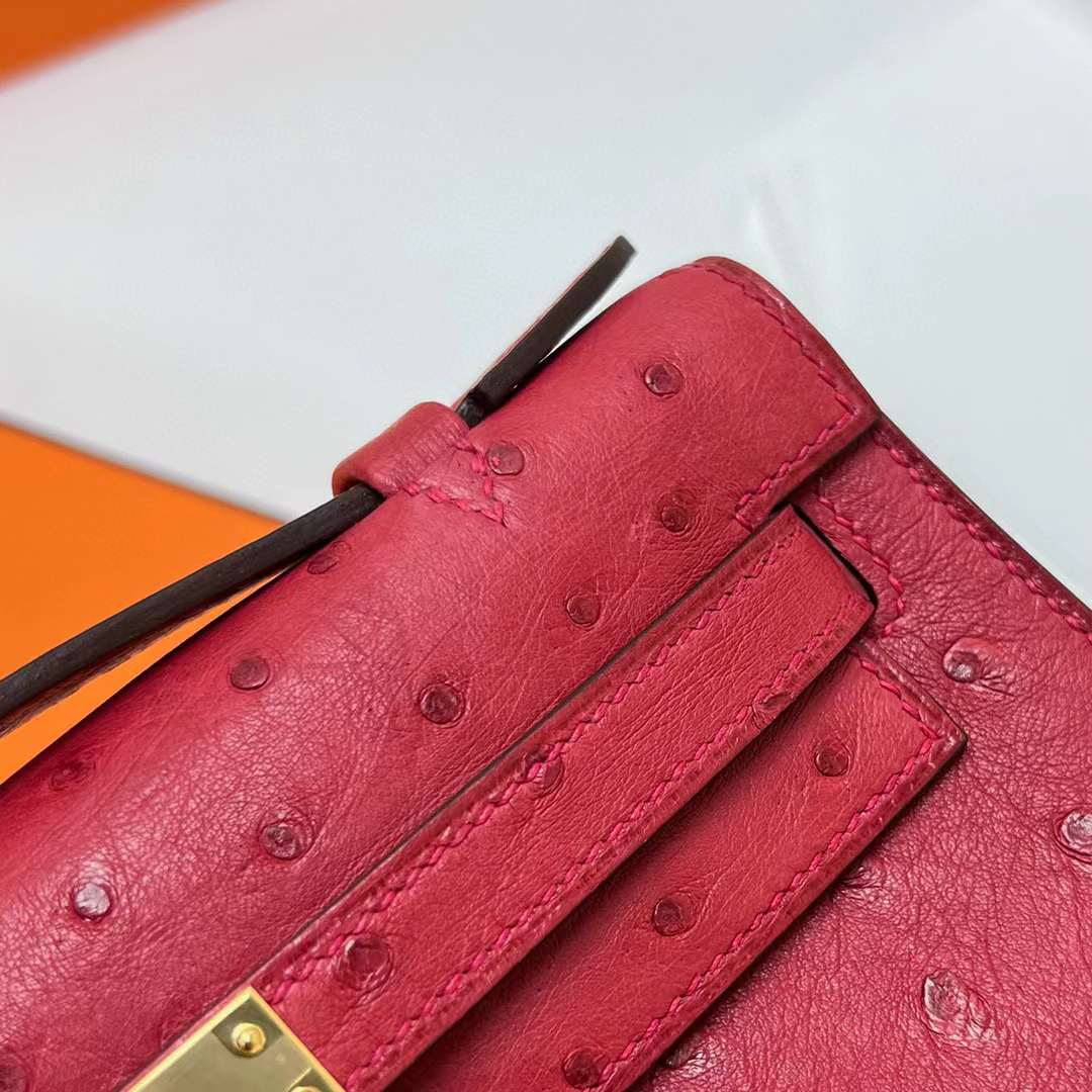 Hermès（爱马仕）Mini Kelly Pochette Ostrich 鸵鸟皮 Ck53 大红色 金扣 22cm 全手工蜡线缝制 Ghw