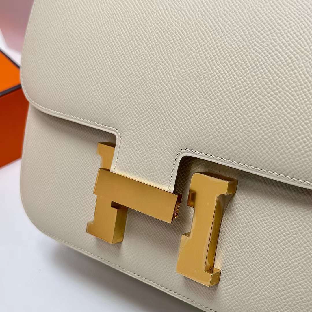 Hermès（爱马仕）Constance 空姐包 Epsom Ck10 奶昔白 金扣 24cm 全手工蜡线缝制 Ghw