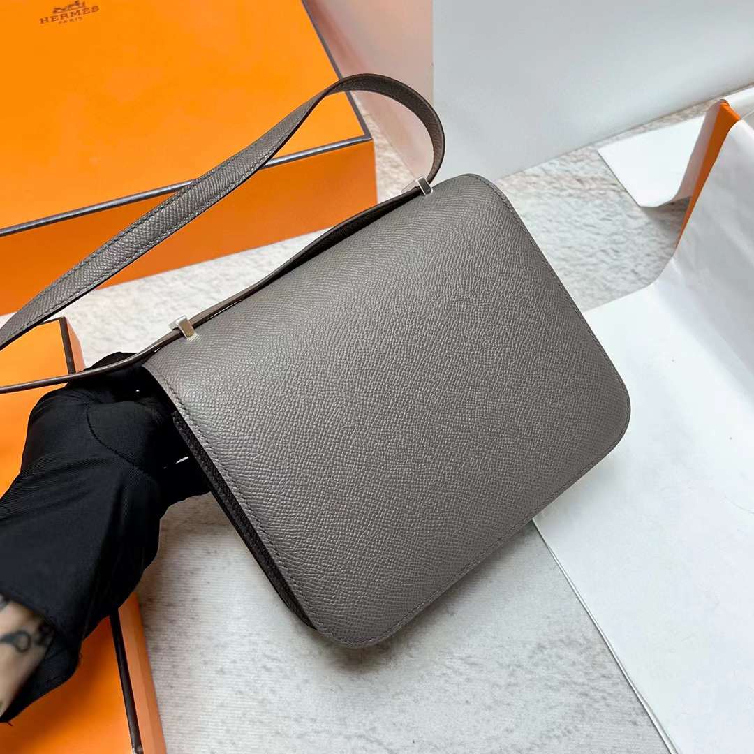 Hermès（爱马仕）Constance 康斯坦斯 Epsom 8F 锡器灰 银扣 19cm 全手工蜡线缝制 Phw