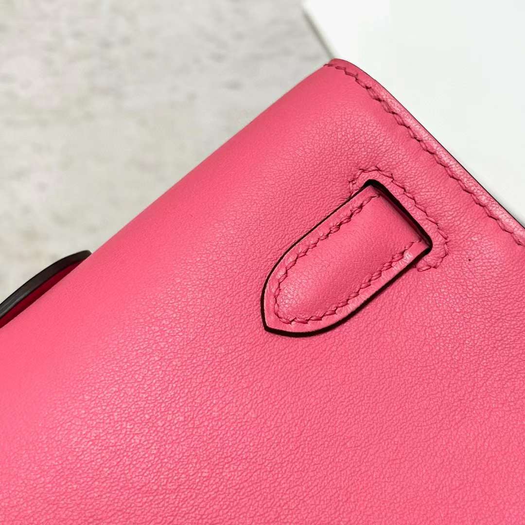 Hermès（爱马仕）Kelly cut Swift 8w 新唇膏粉 金扣 31cm 全手工蜡线缝制 Ghw