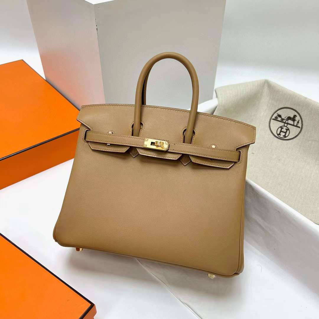Hermès（爱马仕）Birkin 铂金包 Swift 0M 奶茶色 金扣 25cm 全手工蜡线缝制 Ghw
