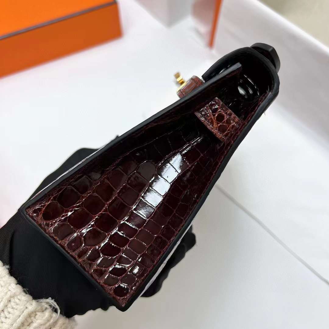 Hermès（爱马仕）Mini Kelly Pochette 亮面尼罗鳄鱼 Shiny nilo crocodile cc31 蜜糖棕 金扣 22cm 全手工蜡线缝制 Ghw