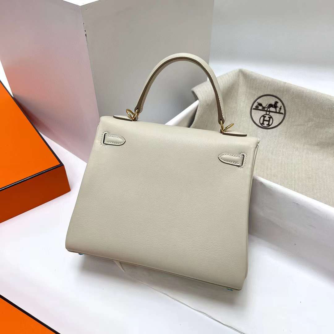 Hermès（爱马仕）Kelly 凯莉包 Swift Ck10 奶昔白 金扣 25cm 全手工蜡线缝制 Ghw