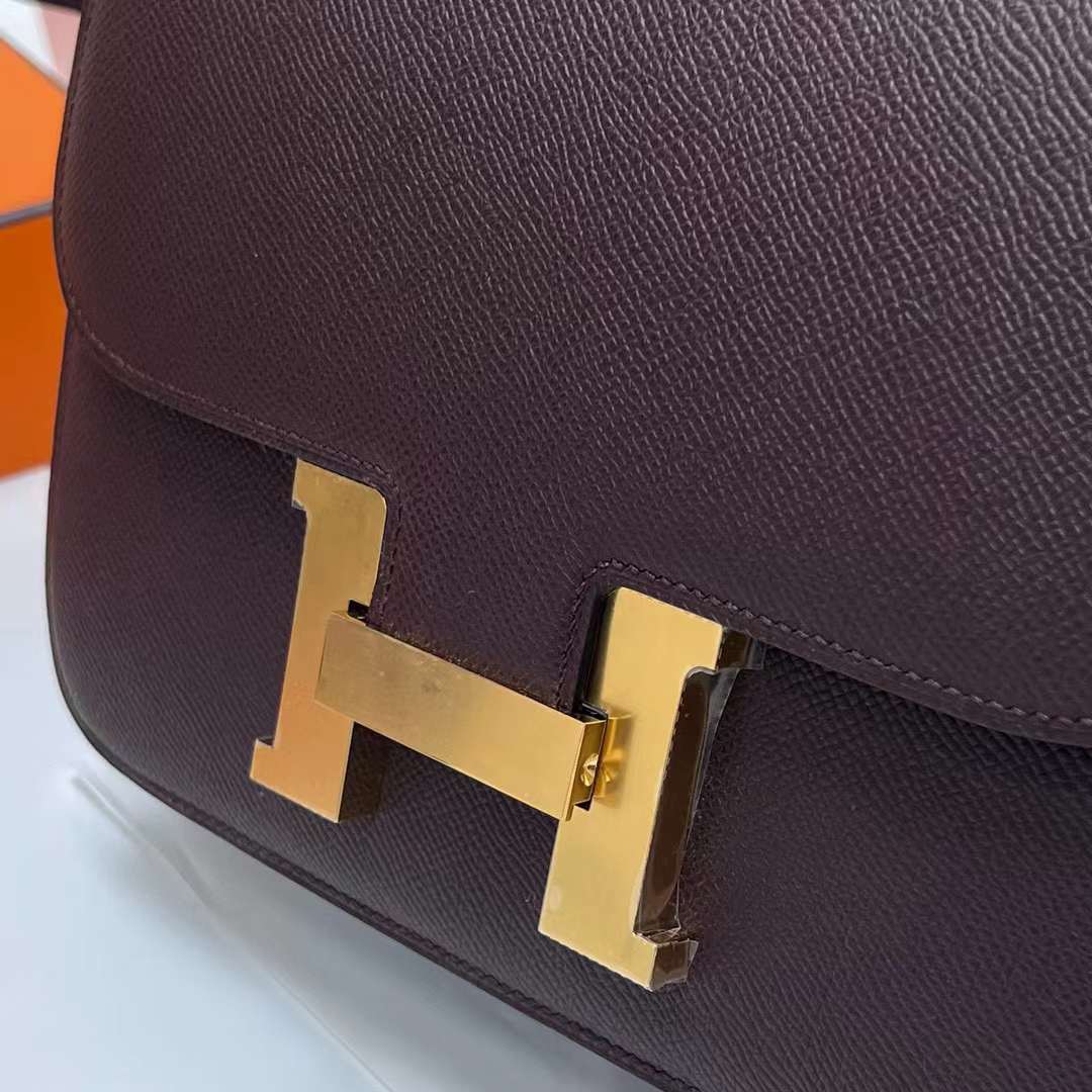Hermès（爱马仕）Constance 空姐包 Epsom 0G 马鞍红 金扣 24cm 全手工蜡线缝制 Ghw