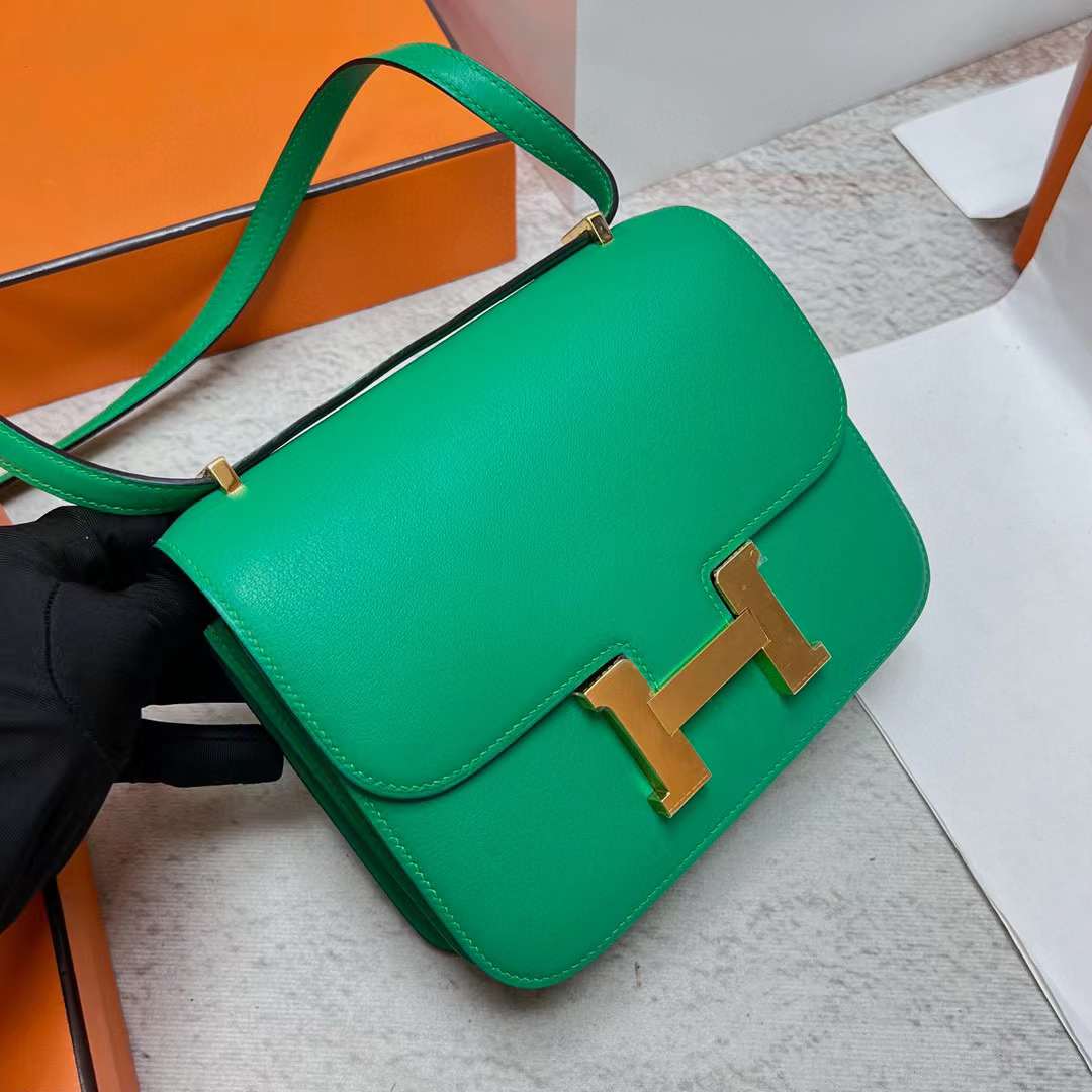 Hermès（爱马仕）Constance 康斯坦斯 Swift 6W 薄荷绿 金扣 19cm 全手工蜡线缝制 Ghw