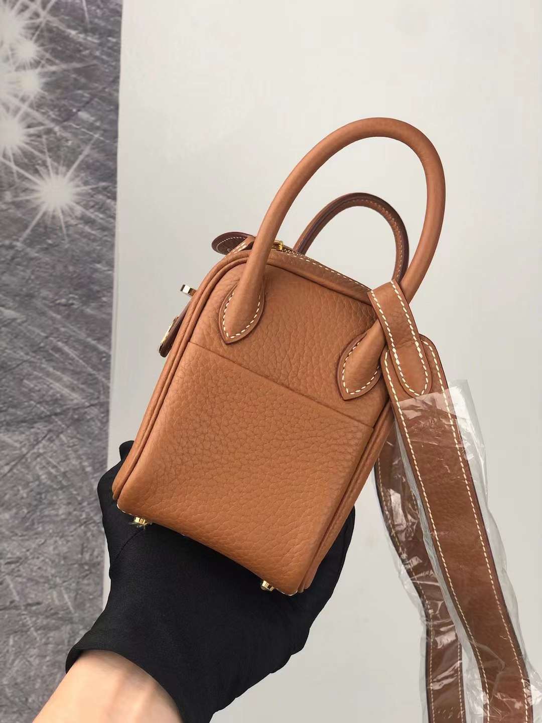 Hermès（爱马仕）Mini Lindy 迷你琳迪包 Clemence 原厂进口大牛皮 Ck37 金棕色 金扣 19cm 全手工蜡线缝制 Ghw